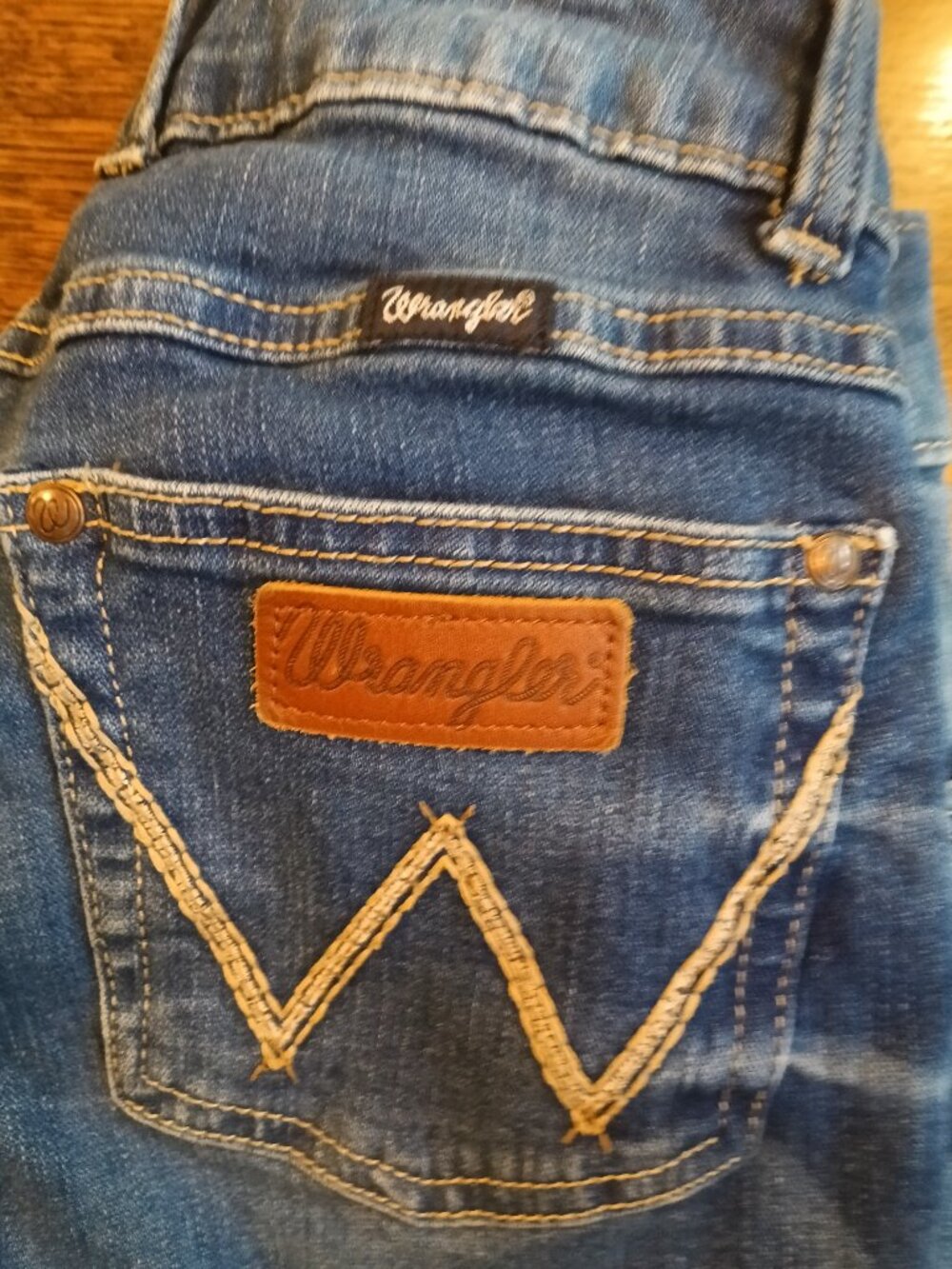 Junior's Wrangler Retro Mae Size 1